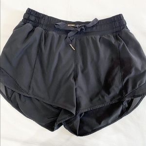Lululemon hotty hot shorts 4”